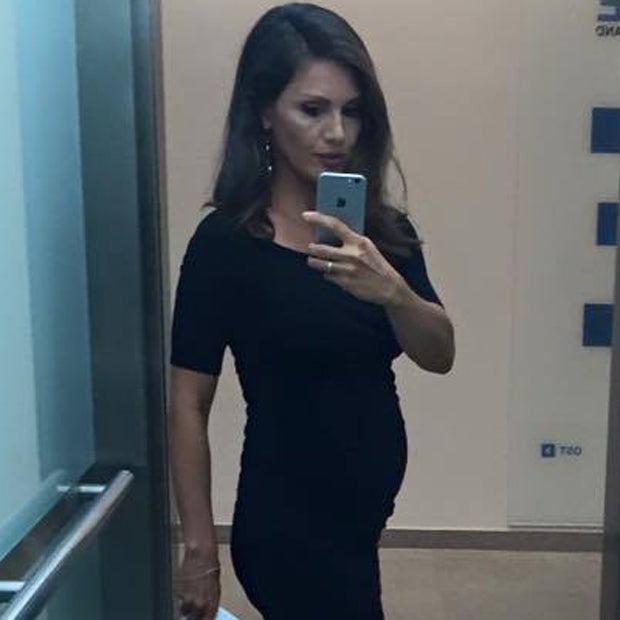 Nazan Eckes zeigt ihren Babybauch