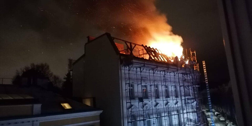 Gasflasche bei Dachbrand in Wien-Hietzing explodiert