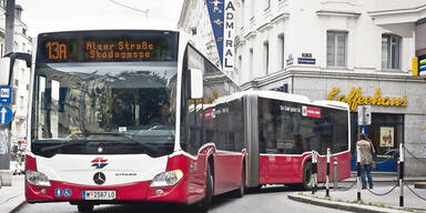 13 A ab heute mit neuen Bussen