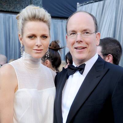 Prinz Albert von Monaco führte seine Frau Charlène über den roten Teppich