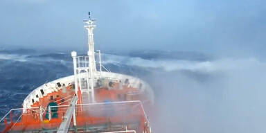 Suche nach Tr&uuml;mmerteilen wird fortgesetzt