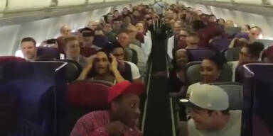 Musikalische Meisterleistung in einem Flugzeug