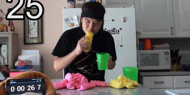 Mann verschlingt Unmengen von "Peeps"