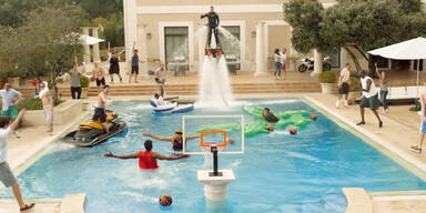 Ein epischer Pool Dunk