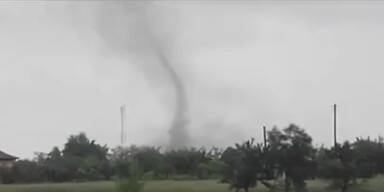 Tornado wütet in Ungarn
