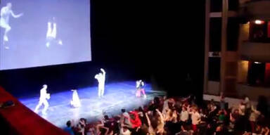 Harlem Shake im Burgtheater