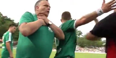 Fußballtrainer geraten in Schlägerei