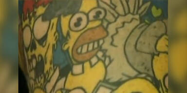 Mann mit Simpons-Tattoo Rekord