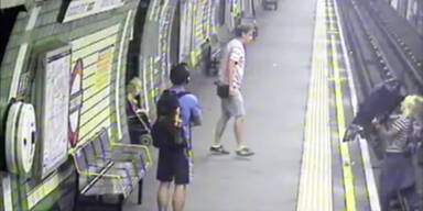 Diese Frau rettet ein Baby vor einem Zug