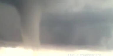 Wasser-Tornado in Italien