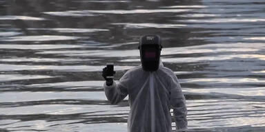 Schleifmaschine gegen Smartphone