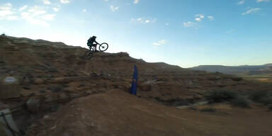 Heftiger Jump-Stunt-Sturz