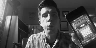 Mann hat extrem hohen Pfeifton