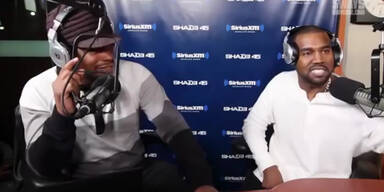 Kanye West versucht zu rappen