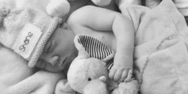 Baby stirbt 4 Stunden nach Geburt