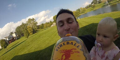 Whiskey-Cam filmt Hochzeits-Gäste