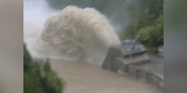 Hochwasser am Staudamm