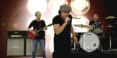 AC/DCs Play Ball Musikvideo