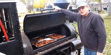 Mini-Eisenbahn wird als Griller verwendet