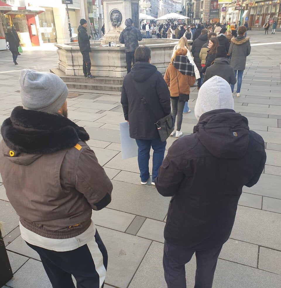 Mega-Ansturm auf neues Kult-Burger-Lokal Five Guys in Wien