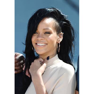 Schwarze Nägel im Trend