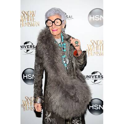 Modeikone Iris Apfel mit Designer Alexander Wang