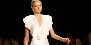 Sch&ouml;ne Kombi mit wei&szlig;em Sommerkleid