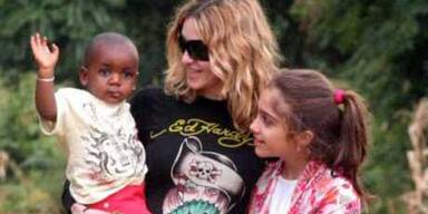 Madonna ist endlich offiziell Davids Mama
