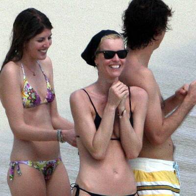 Am Strand: So verliebt turtelt Eva Herzigova