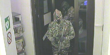Polizei sucht diese erfolglosen Bankomat-Knacker