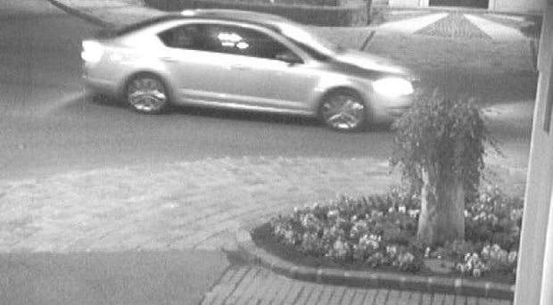 Polizei sucht diese erfolglosen Bankomat-Knacker