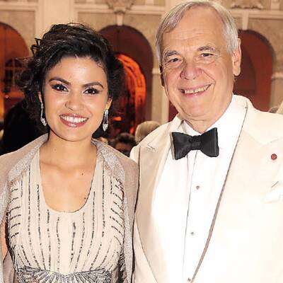 H. Glööckler hält heuer Hof.