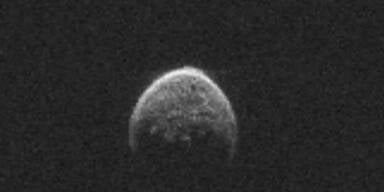 Asteroid rast an Erde vorbei