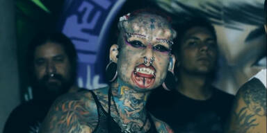 Schockierende Tattoos & h&uuml;bsche M&auml;dls