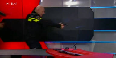 Bewaffneter st&uuml;rmt TV-Sender