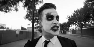 Robbie Williams - H.E.S.