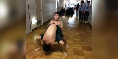 Lustige japanische Sportart entdeckt