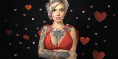 Busenstar spielt Beethoven mit Br&uuml;sten