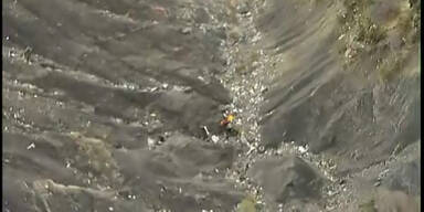 150 Tote: Urlaubs-Jet crasht in Alpen