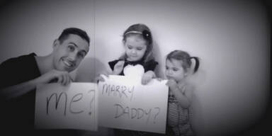 Kinder machen Heiratsantrag