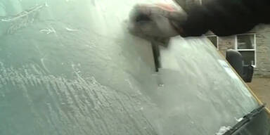 Frostig: Eiskratzen im Mai