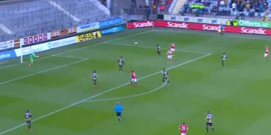 Irrer Volley-Hammer ins Kreuzeck