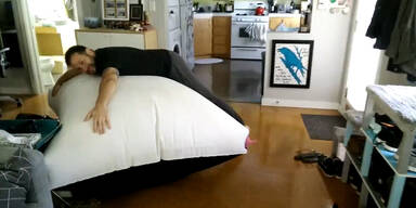 Das gr&ouml;&szlig;te Furzkissen der Welt