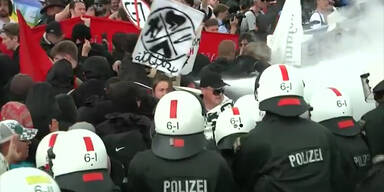 G7-Gegner treffen auf Polizei