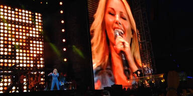 Helene Medley u.a. mit "Sex is on fire"