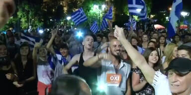Griechen st&auml;rken Tsipras den R&uuml;cken