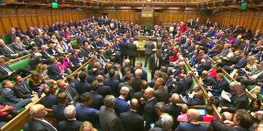151203_BritischesParlamentISLuftangriffe.Standbild001.jpg