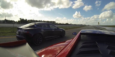 151203_TeslaSchlaegt.Standbild001.jpg