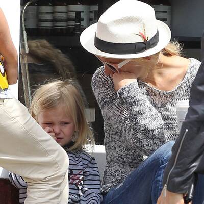 Kate Hudson beruhigt ihren Sohn