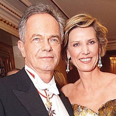 Erste-Bank-Chef A. Treichl fährt mit Kindern in Ski-Urlaub.